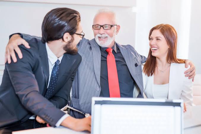 Advantages and Disadvantages of a Family Business